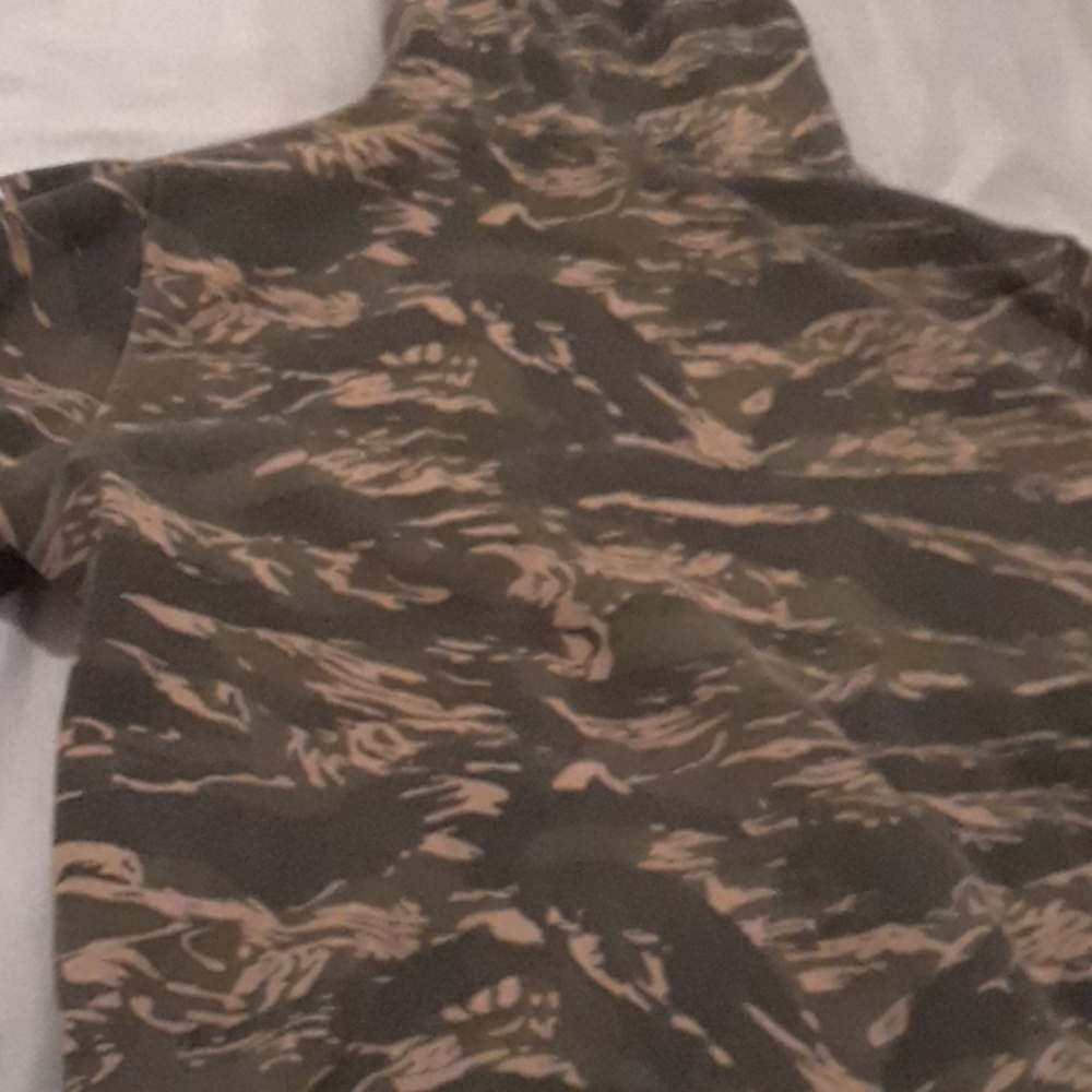 Sweater - Picture 3 of 3